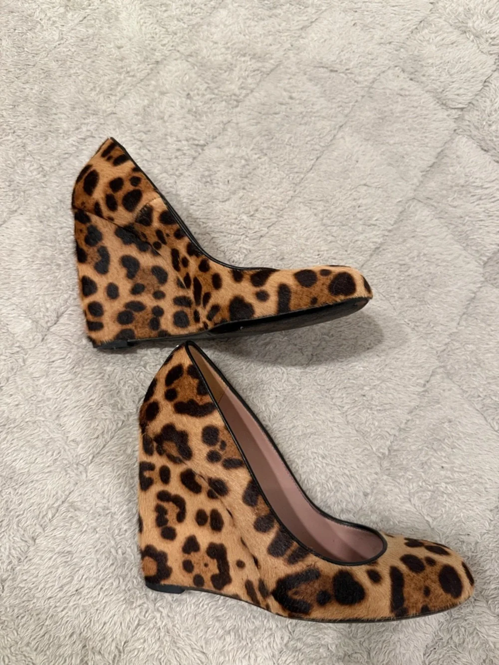 Gucci Leopard Calf Hair Pumps in Tan, Black & Pink - Picture 5 of 9